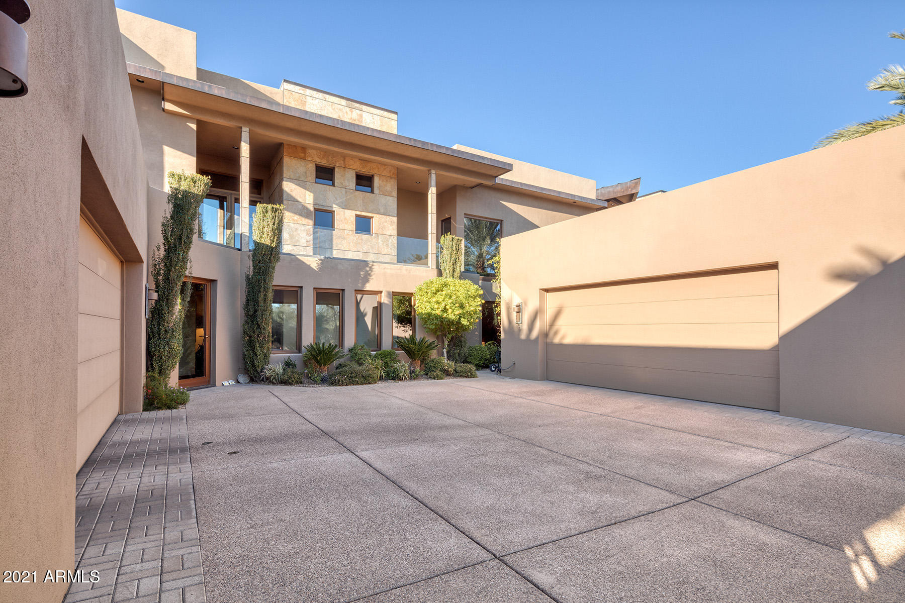 MUMMY MOUNTAIN PARK LOT 60/& D F MANOR LT 3 REPLAT - Residential