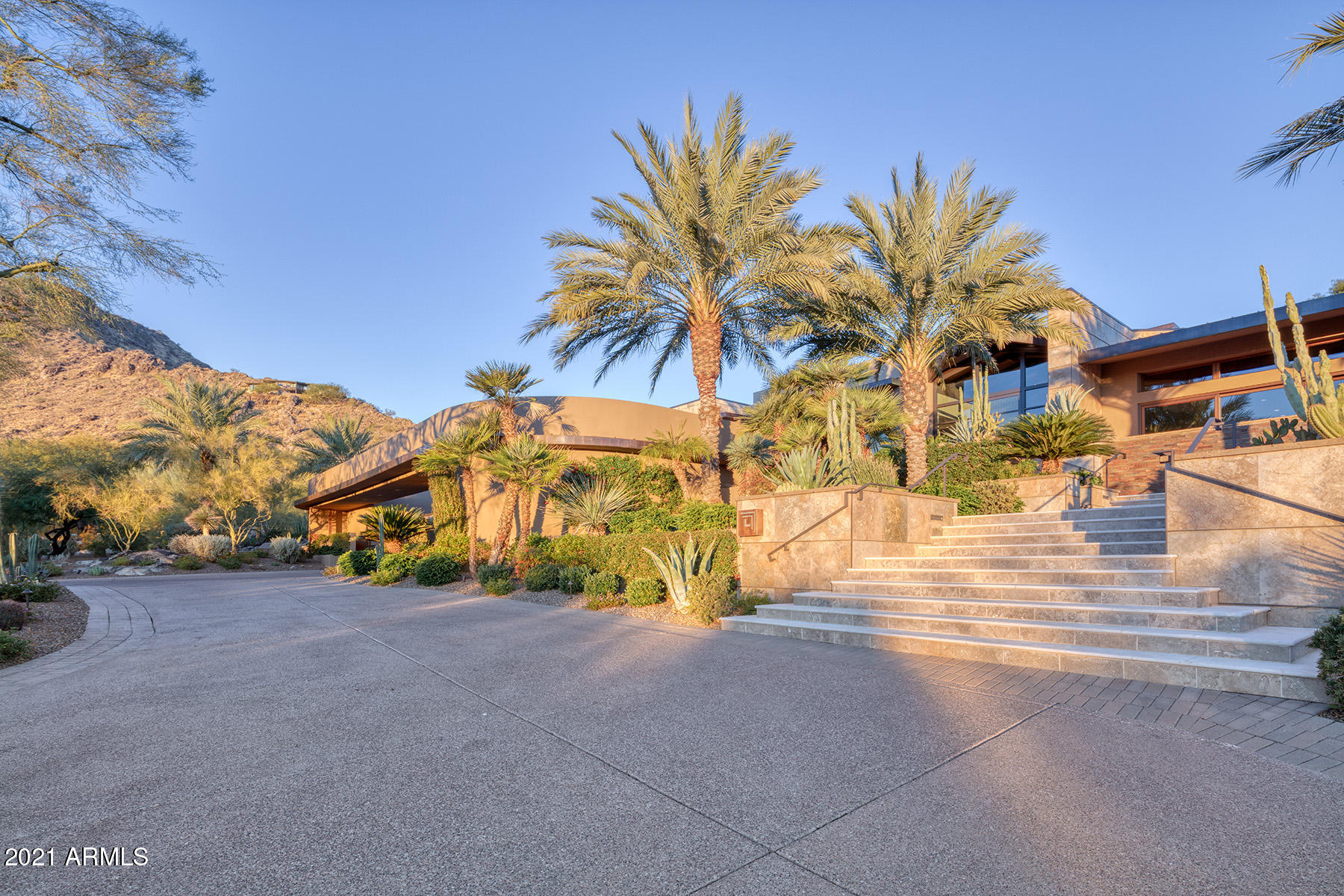 MUMMY MOUNTAIN PARK LOT 60/& D F MANOR LT 3 REPLAT - Residential