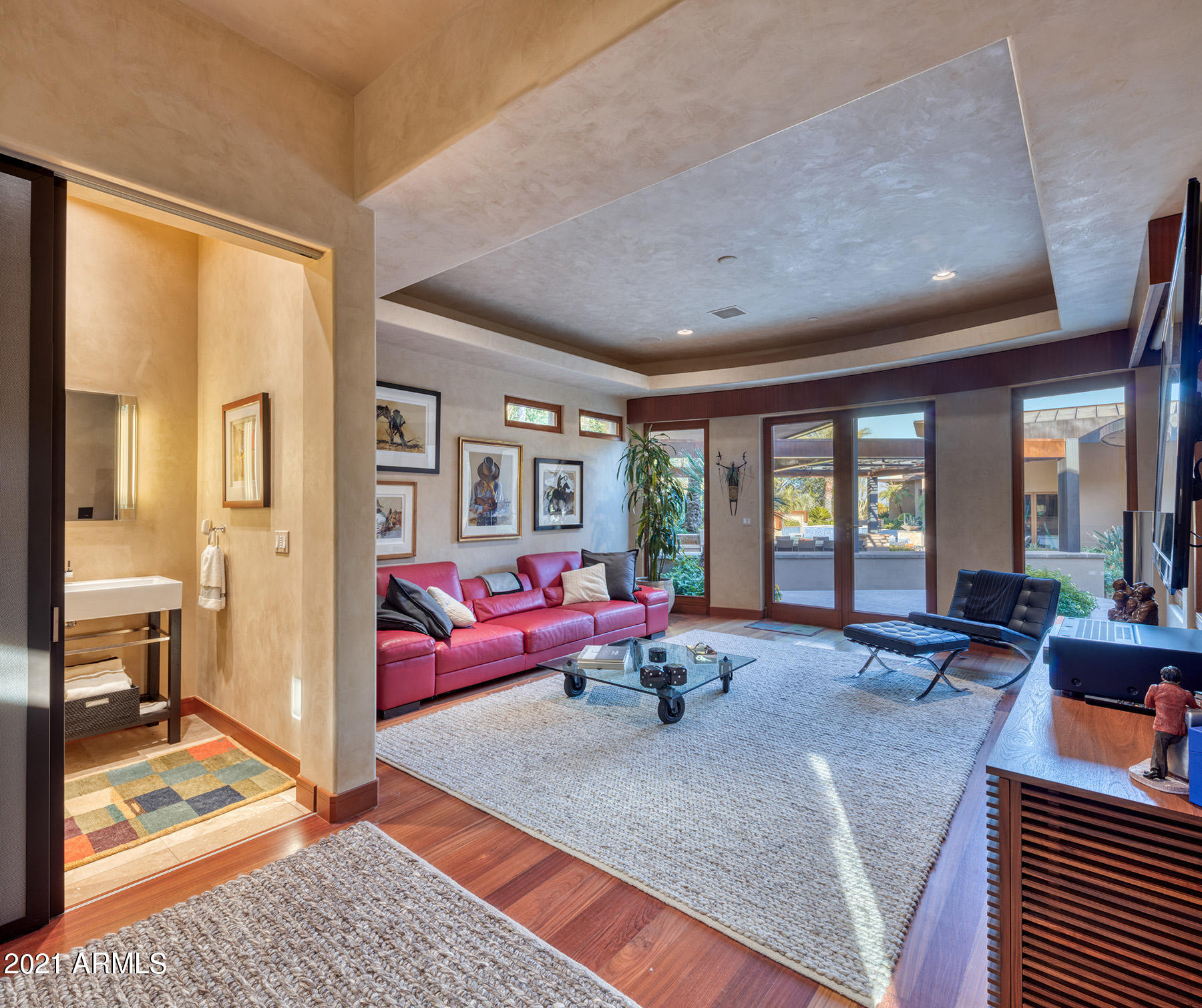 MUMMY MOUNTAIN PARK LOT 60/& D F MANOR LT 3 REPLAT - Residential