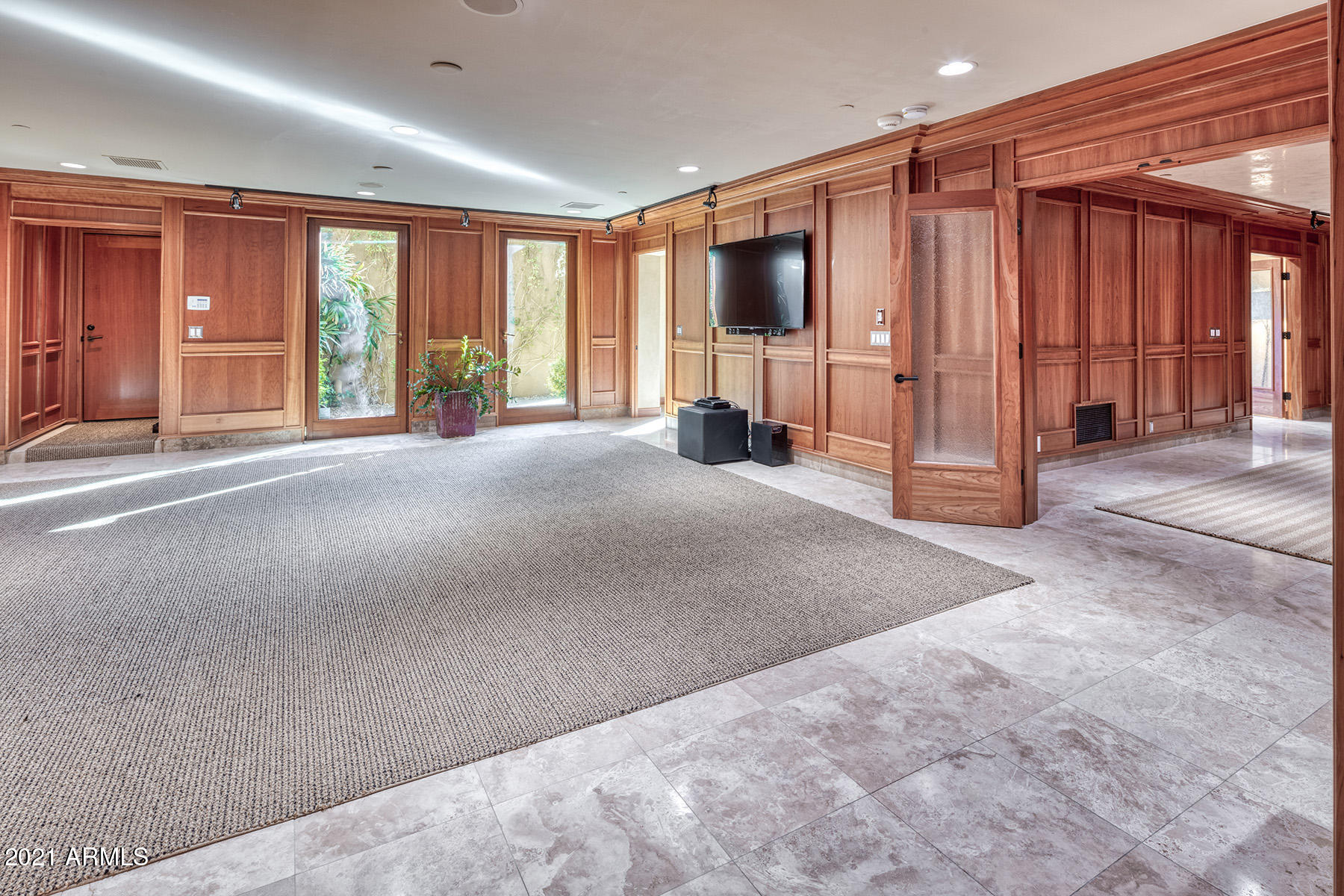 MUMMY MOUNTAIN PARK LOT 60/& D F MANOR LT 3 REPLAT - Residential
