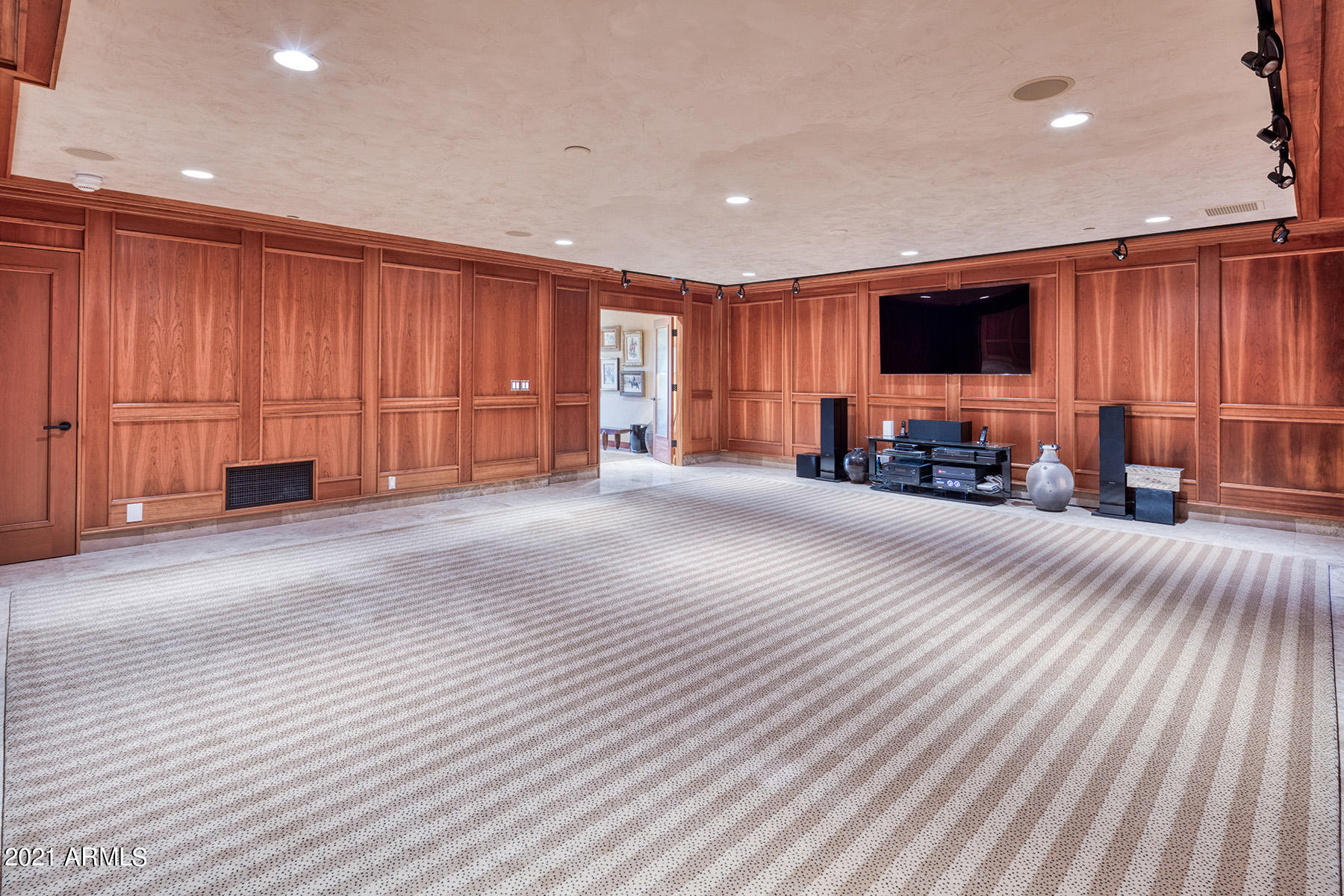 MUMMY MOUNTAIN PARK LOT 60/& D F MANOR LT 3 REPLAT - Residential
