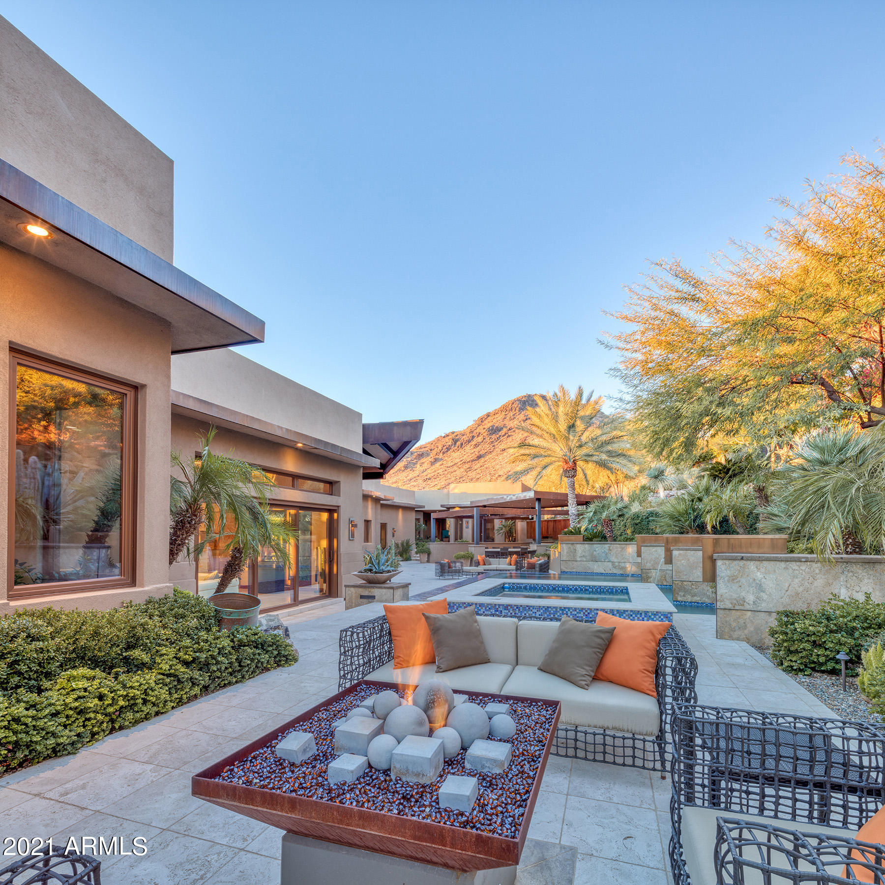 MUMMY MOUNTAIN PARK LOT 60/& D F MANOR LT 3 REPLAT - Residential