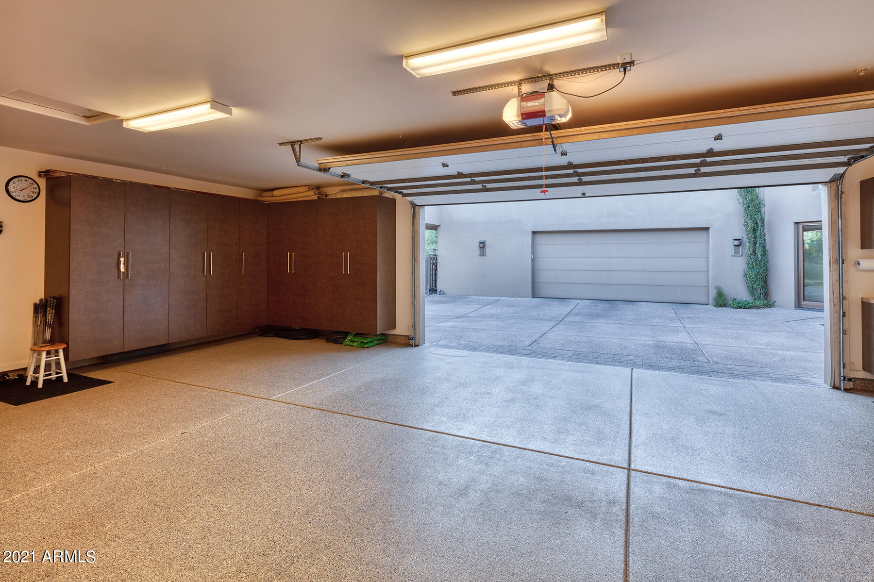 MUMMY MOUNTAIN PARK LOT 60/& D F MANOR LT 3 REPLAT - Residential