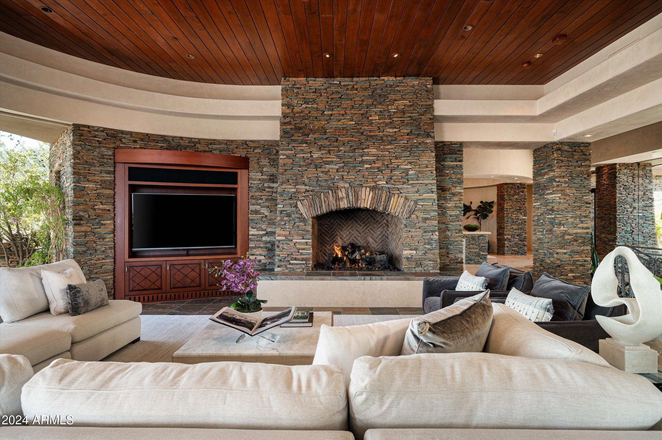 DESERT MOUNTAIN - Residential