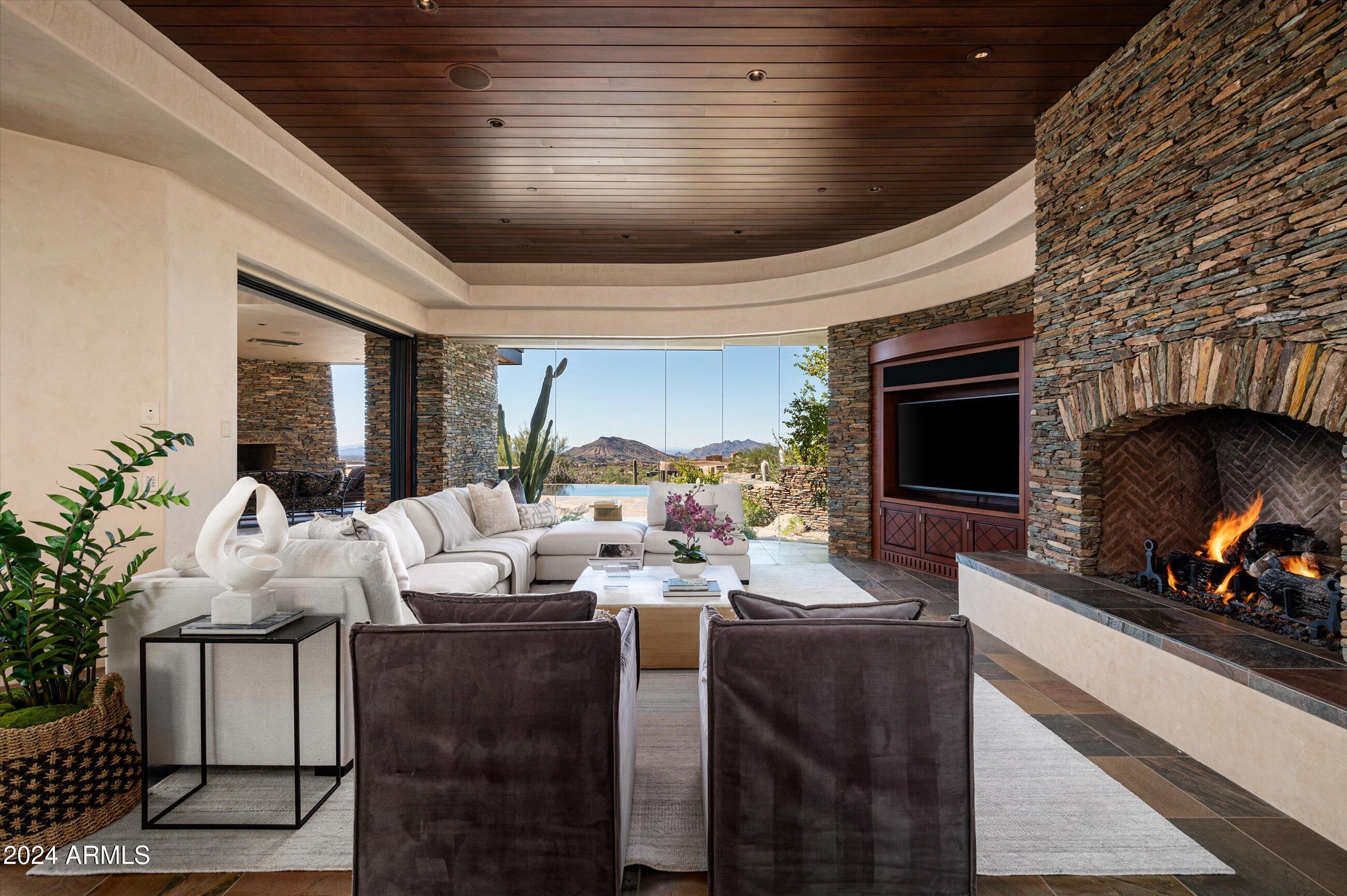 DESERT MOUNTAIN - Residential