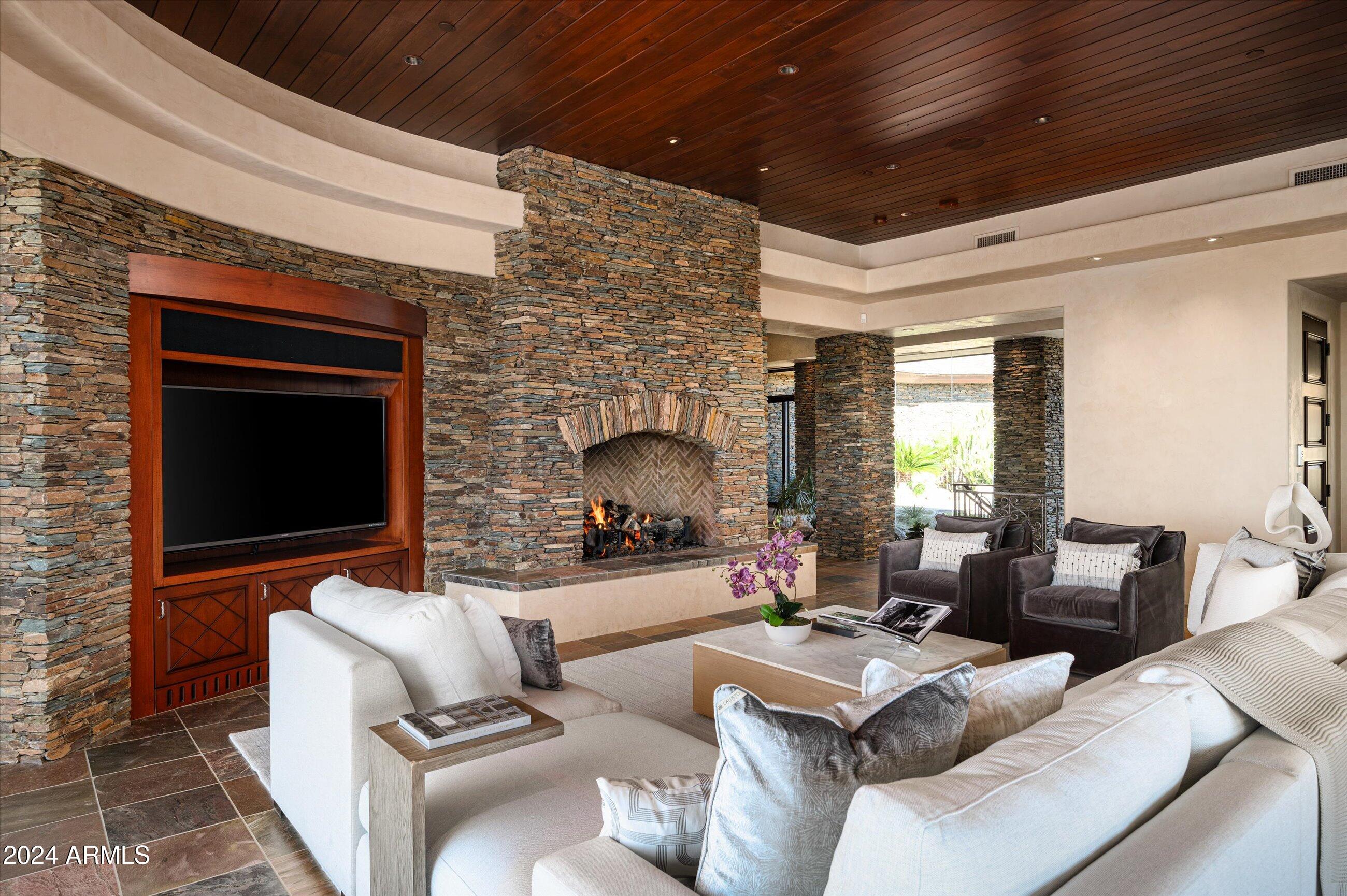 DESERT MOUNTAIN - Residential