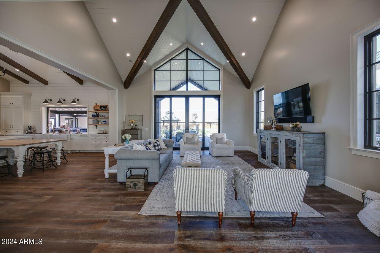 SAWYER ESTATES - Residential