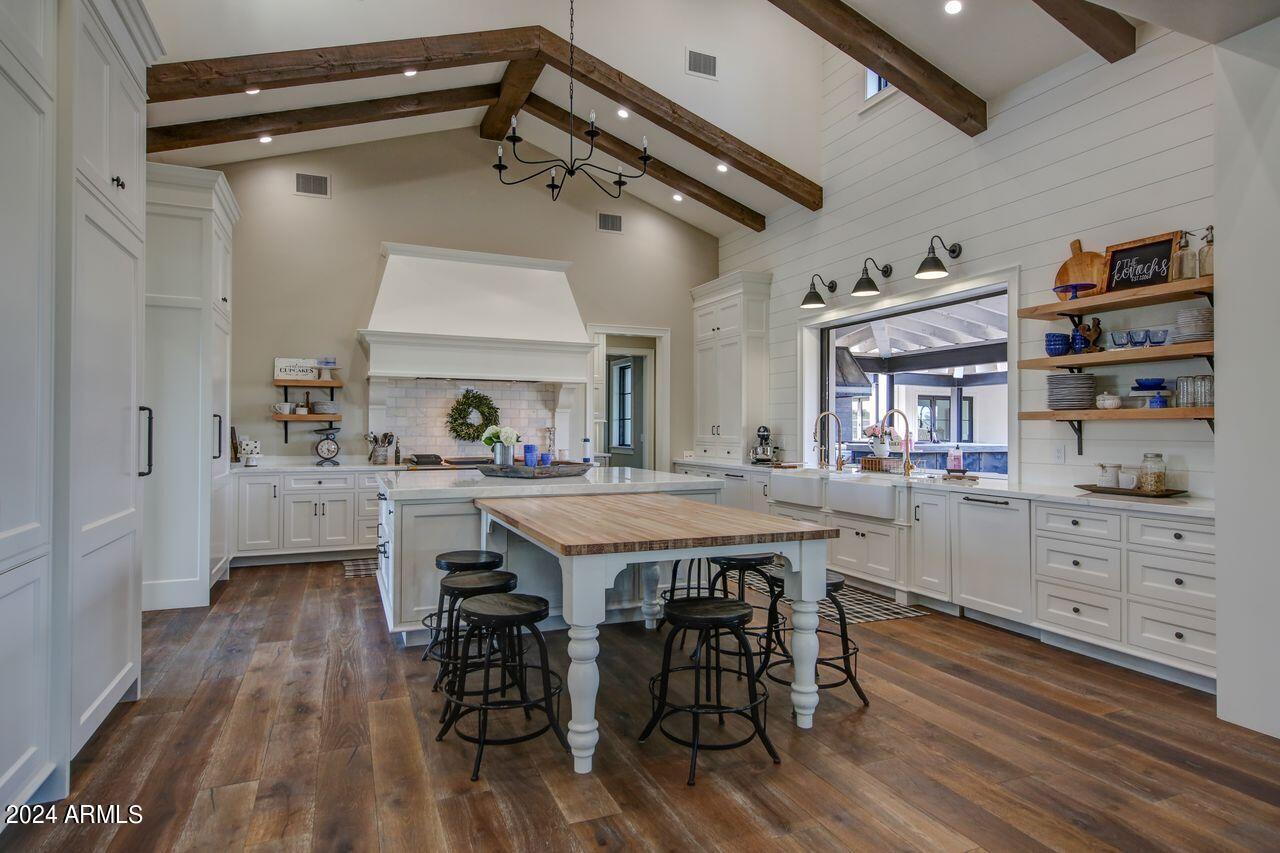 SAWYER ESTATES - Residential