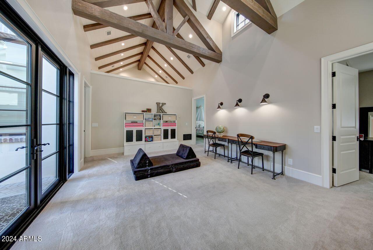 SAWYER ESTATES - Residential