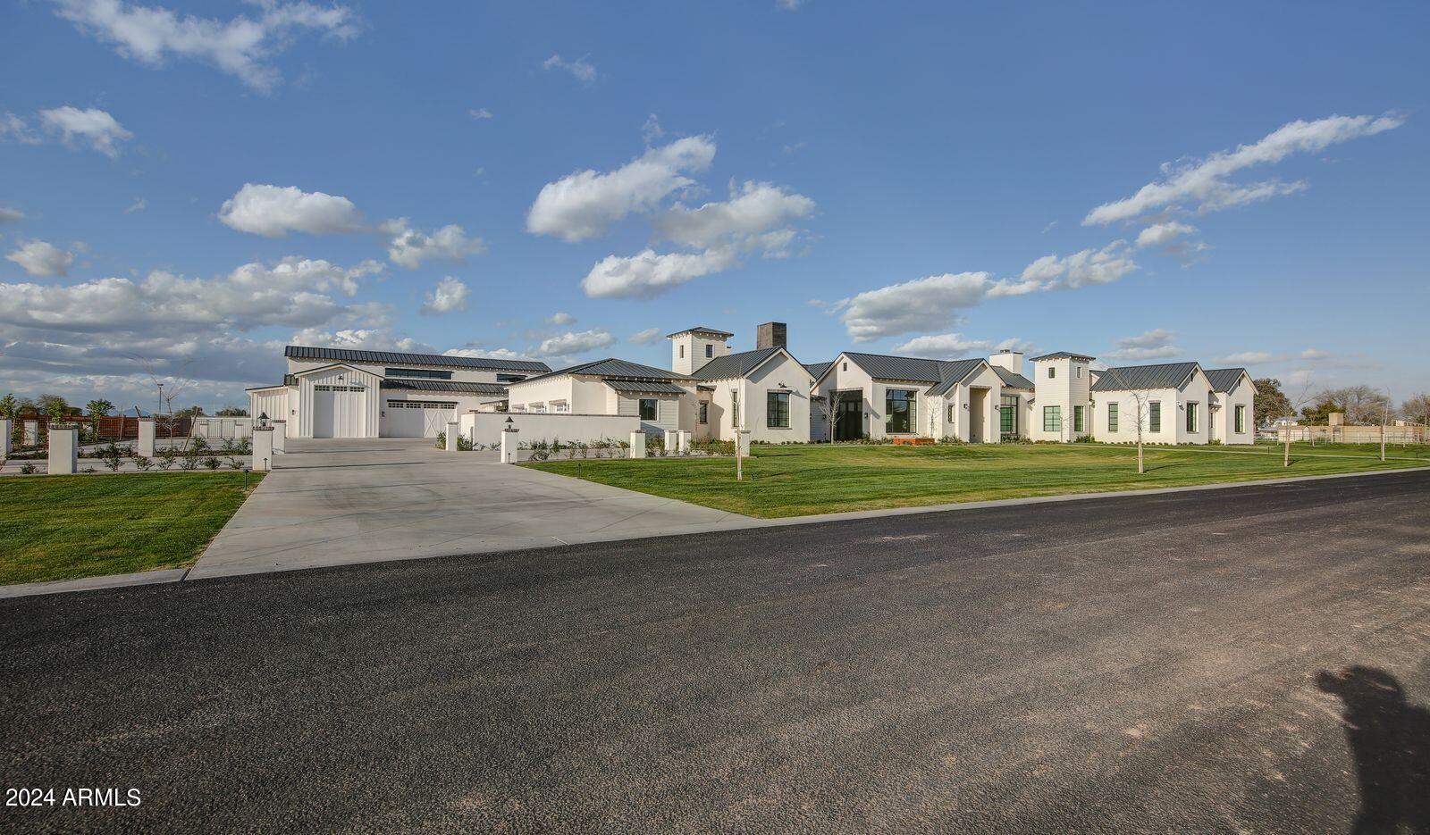 SAWYER ESTATES - Residential