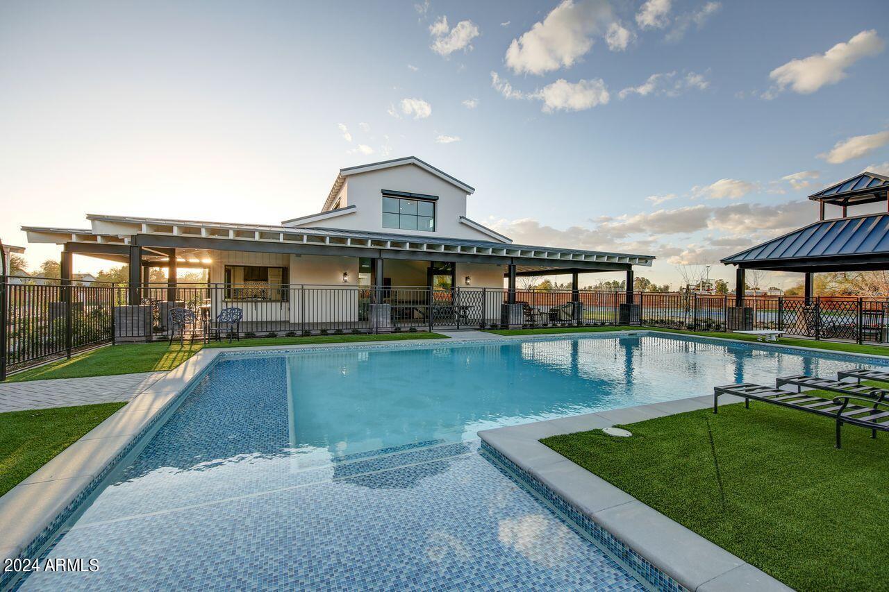 SAWYER ESTATES - Residential