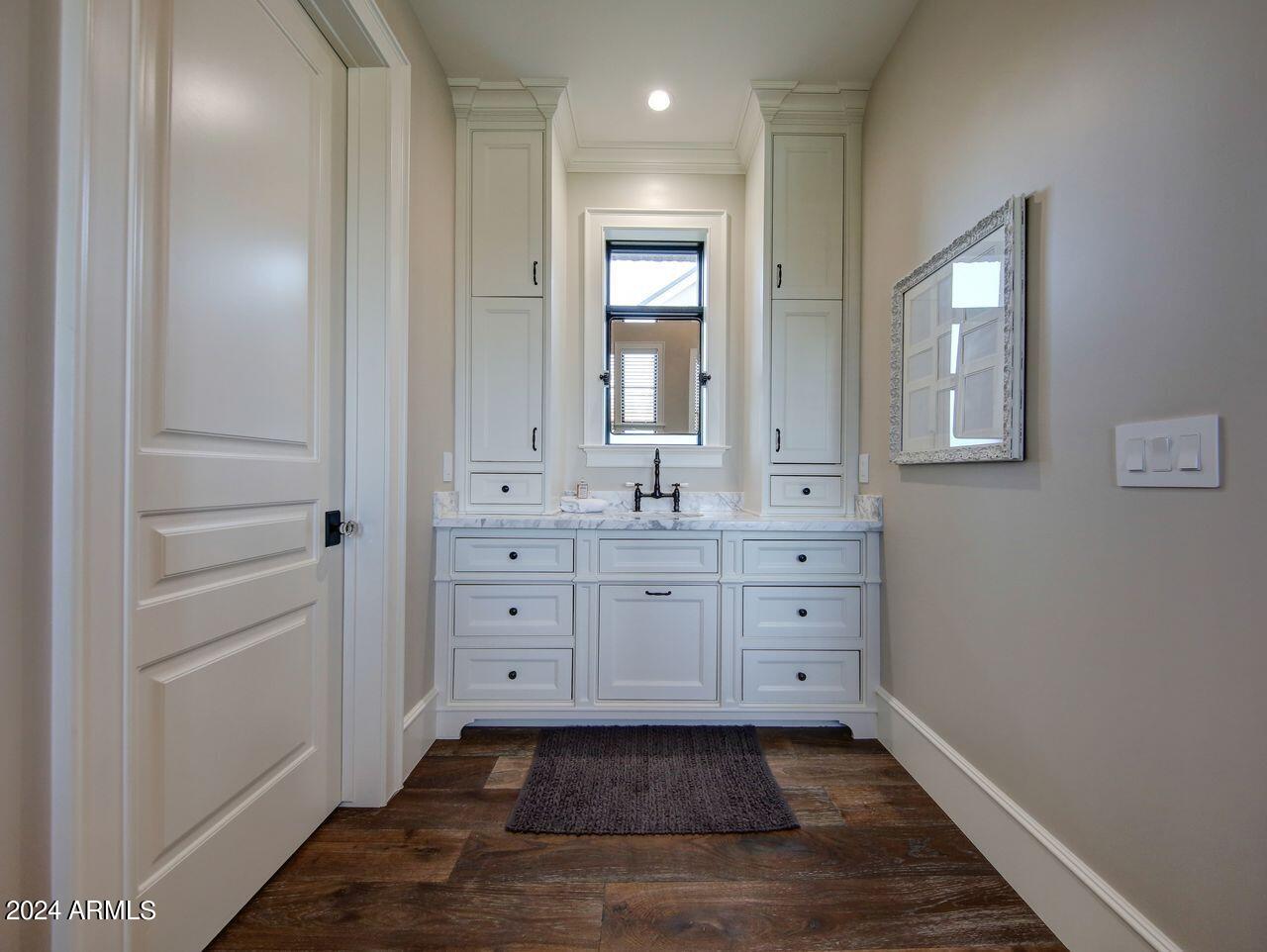 SAWYER ESTATES - Residential