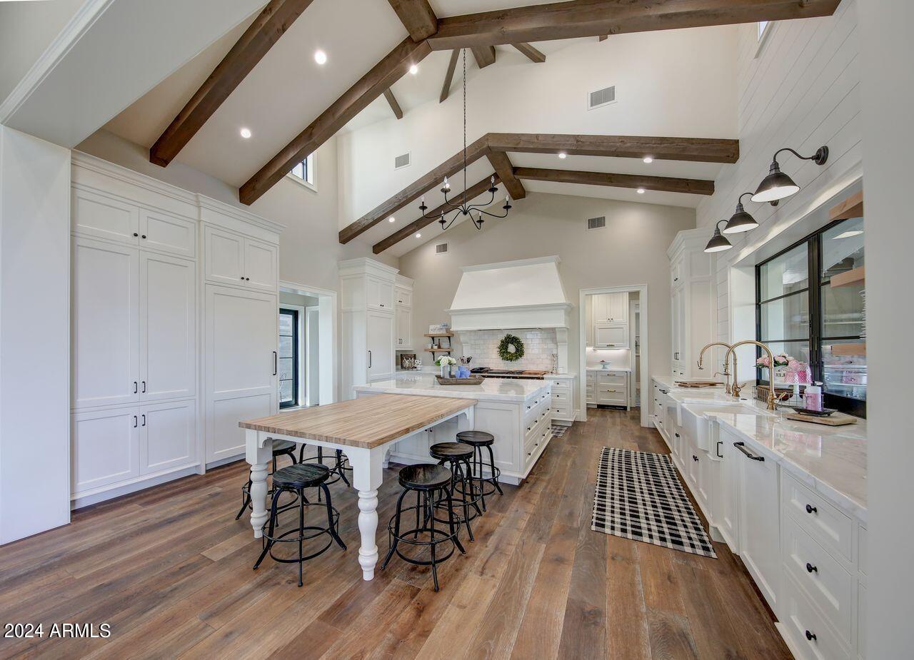 SAWYER ESTATES - Residential