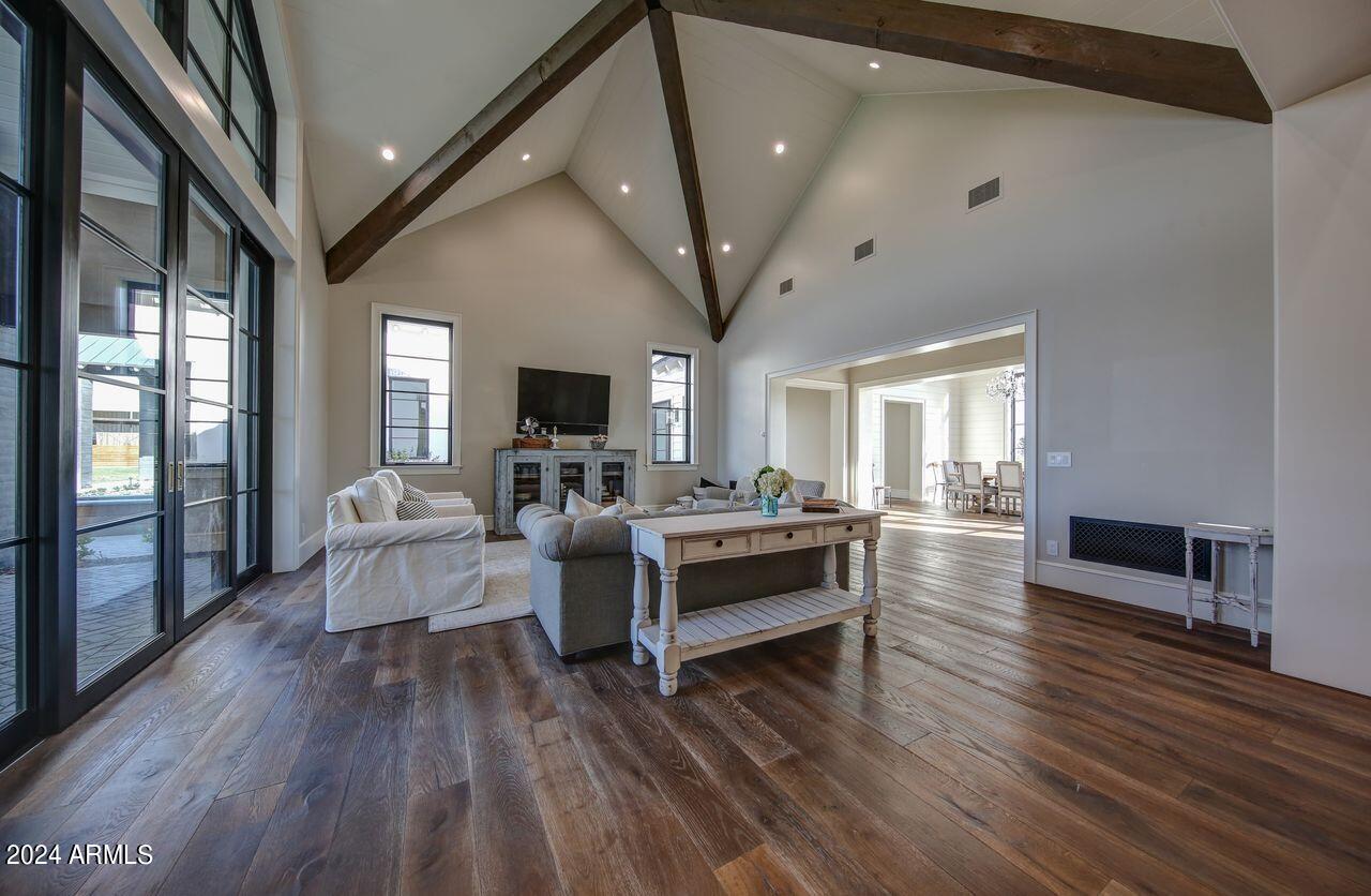 SAWYER ESTATES - Residential