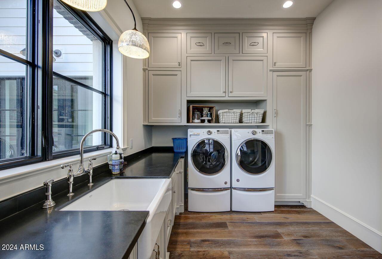SAWYER ESTATES - Residential