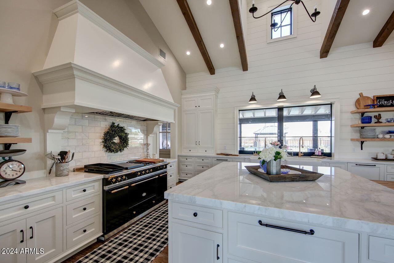SAWYER ESTATES - Residential