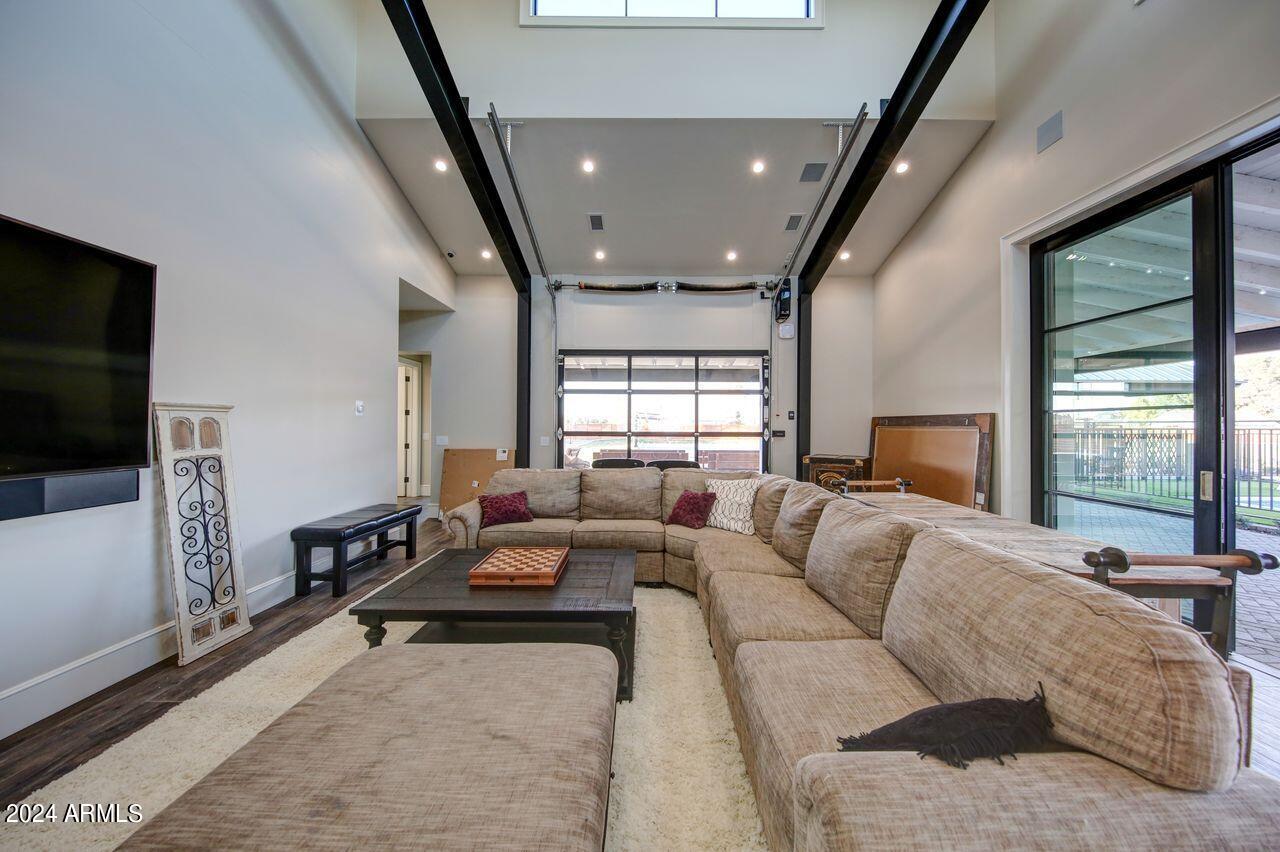SAWYER ESTATES - Residential