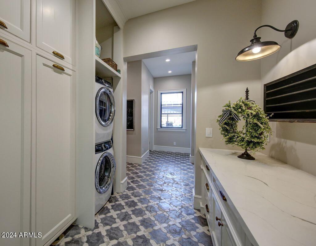 SAWYER ESTATES - Residential