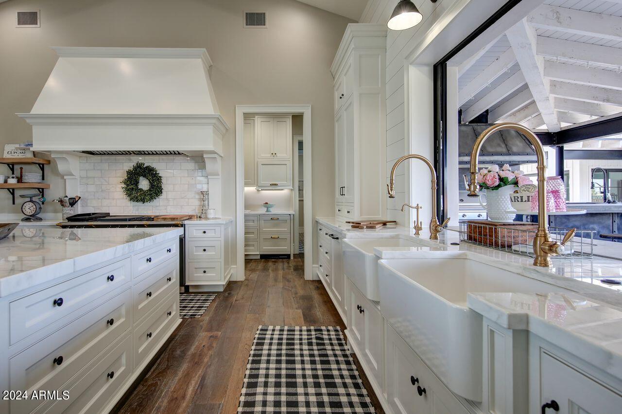 SAWYER ESTATES - Residential