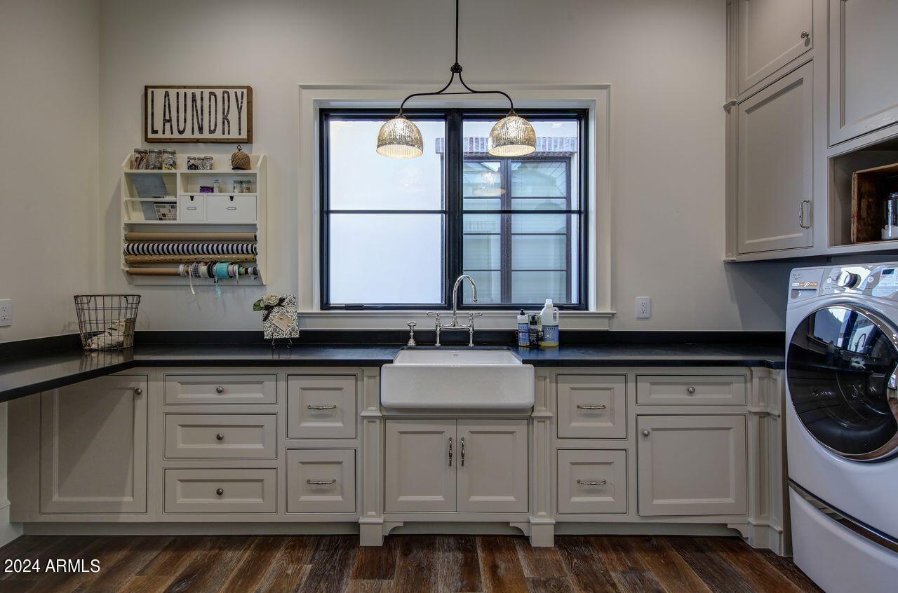 SAWYER ESTATES - Residential