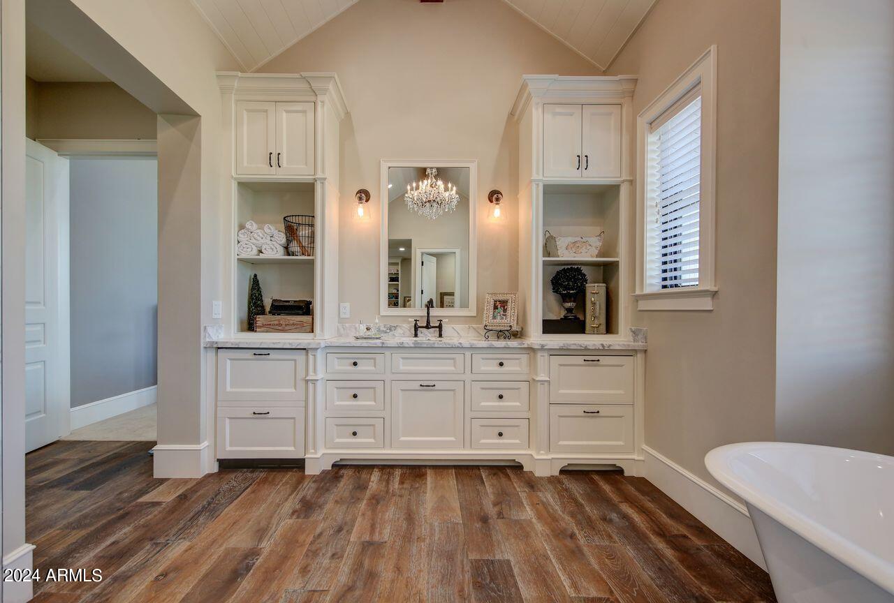 SAWYER ESTATES - Residential