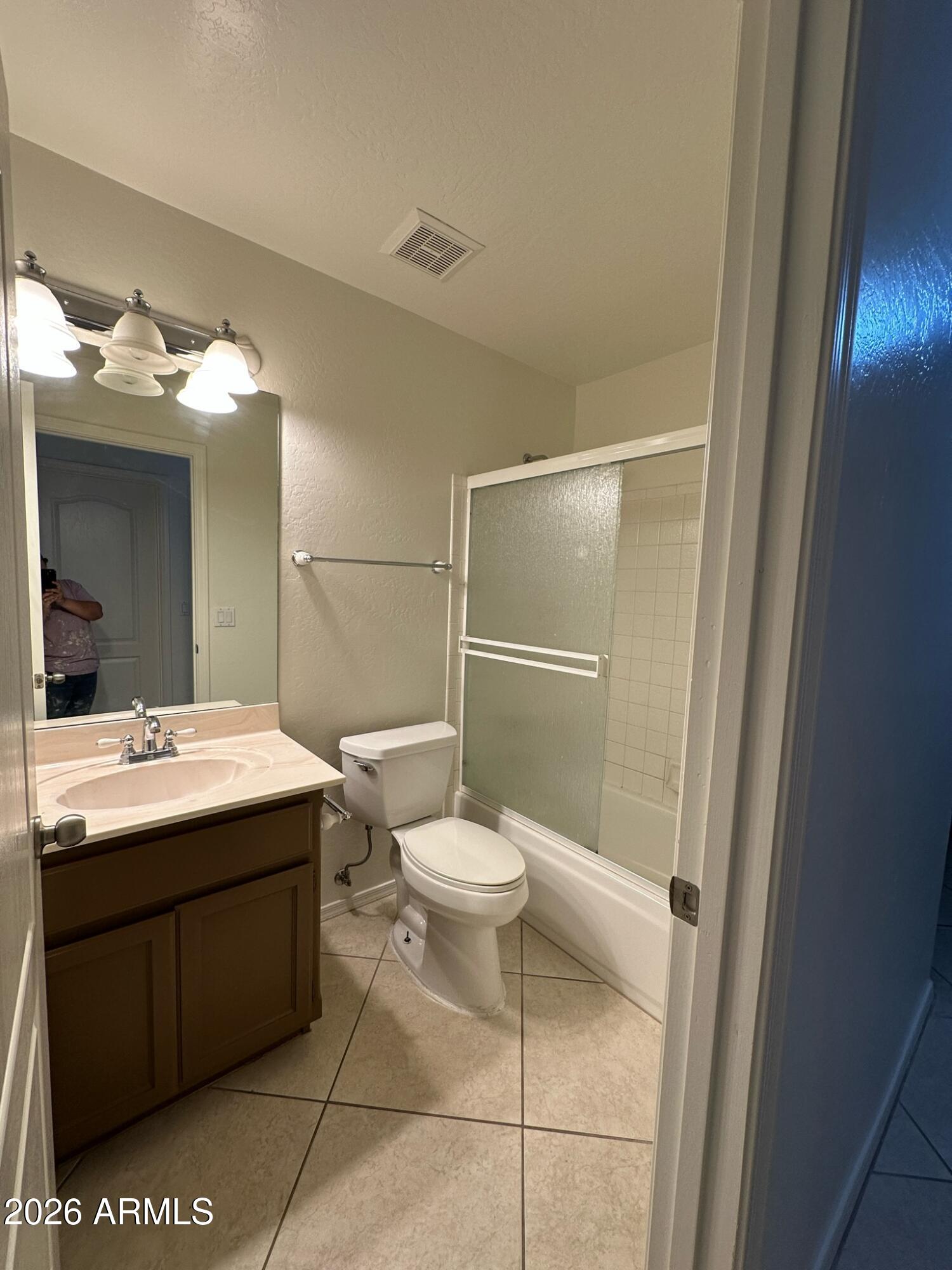 MOONLIGHT GLEN 2 - Residential Lease