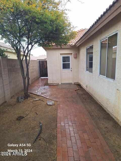 MOONLIGHT GLEN 2 - Residential Lease