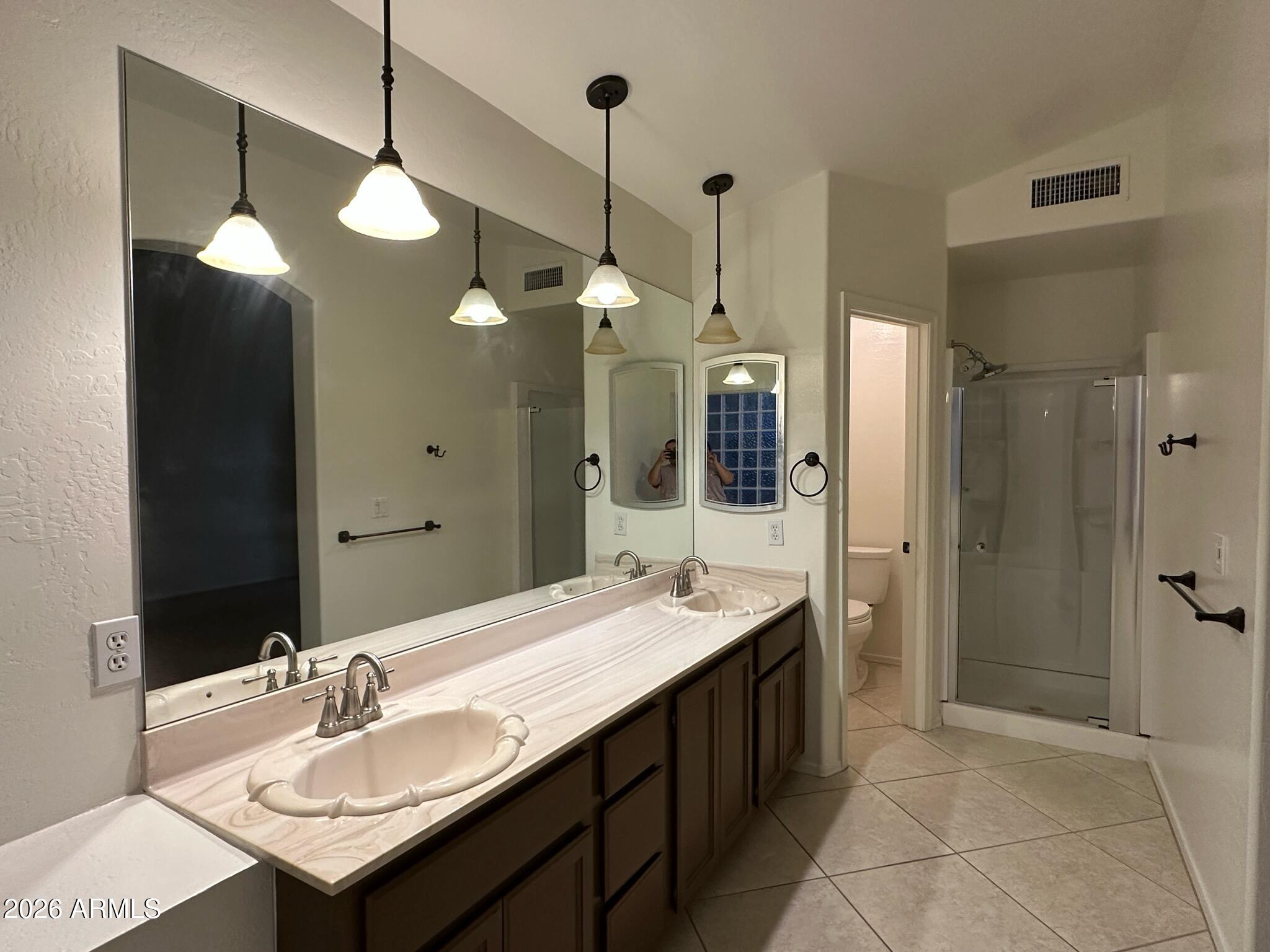 MOONLIGHT GLEN 2 - Residential Lease