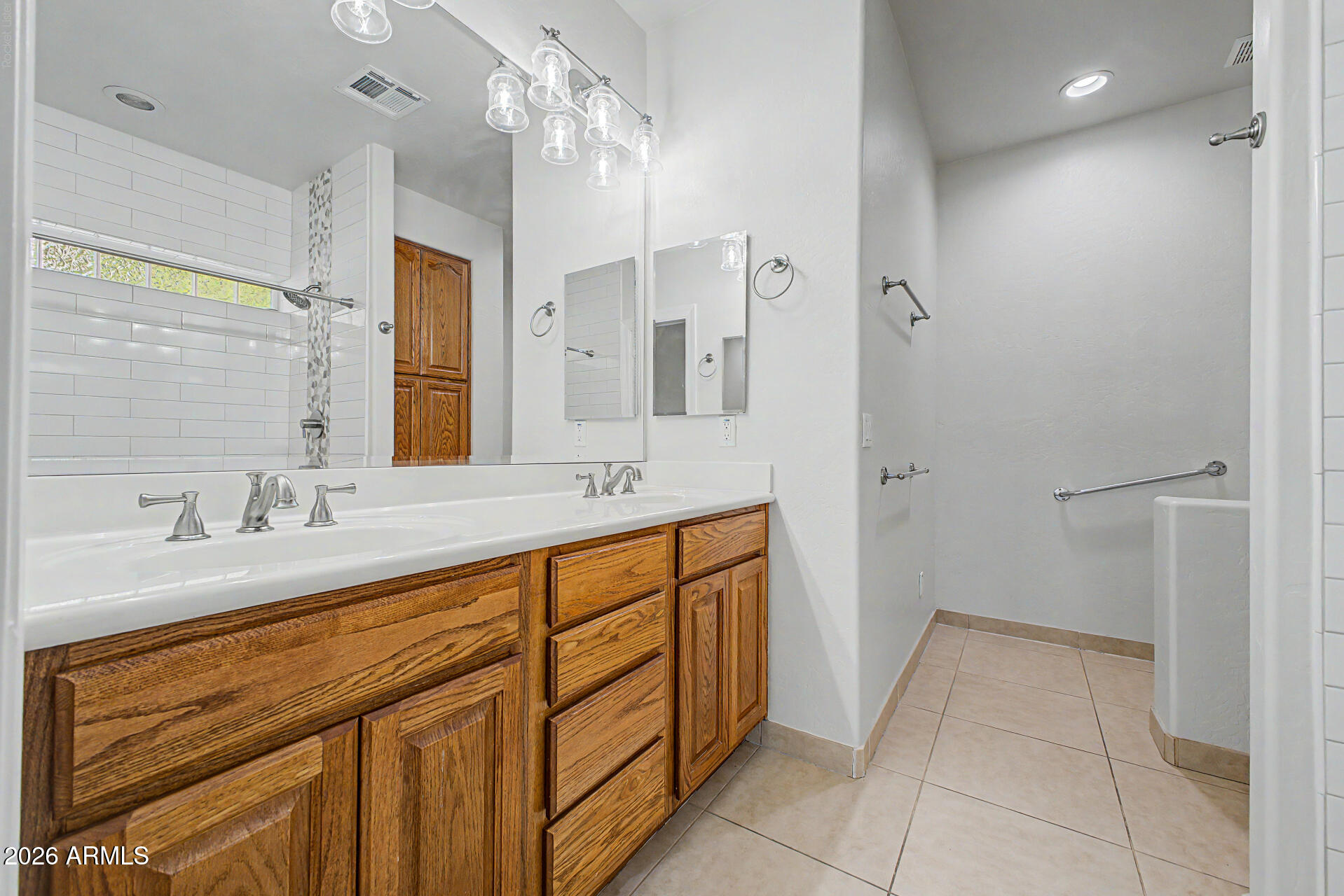 GILBERT HEIGHTS LOT 1-78 TR A B - Residential