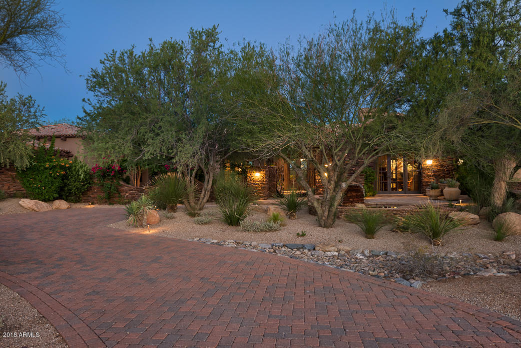 WHISPER ROCK - Residential