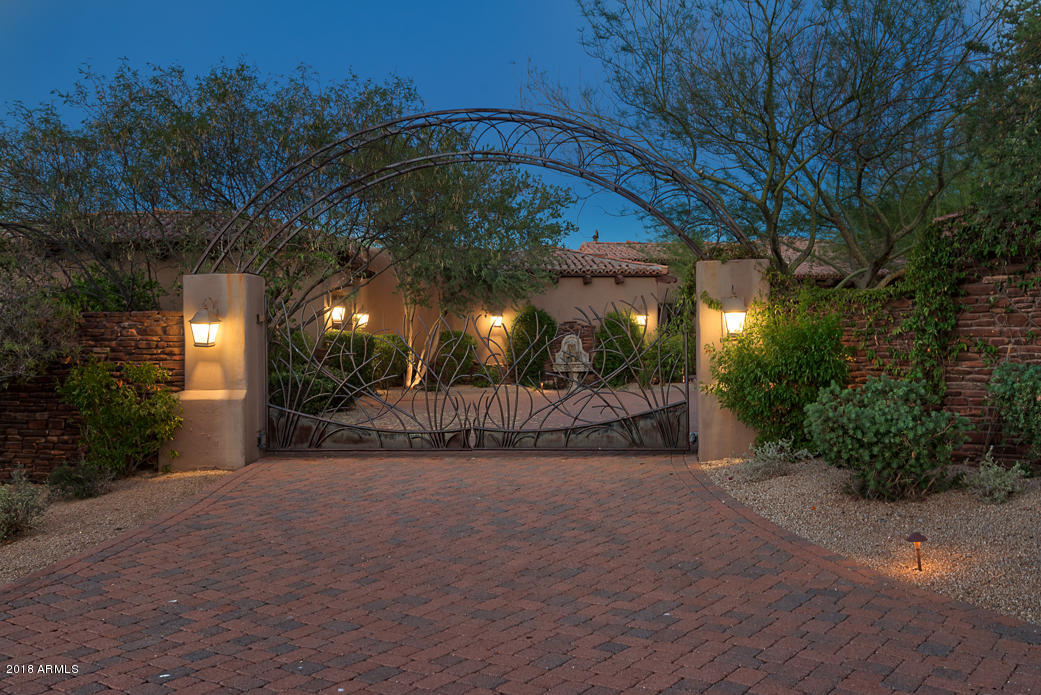 WHISPER ROCK - Residential