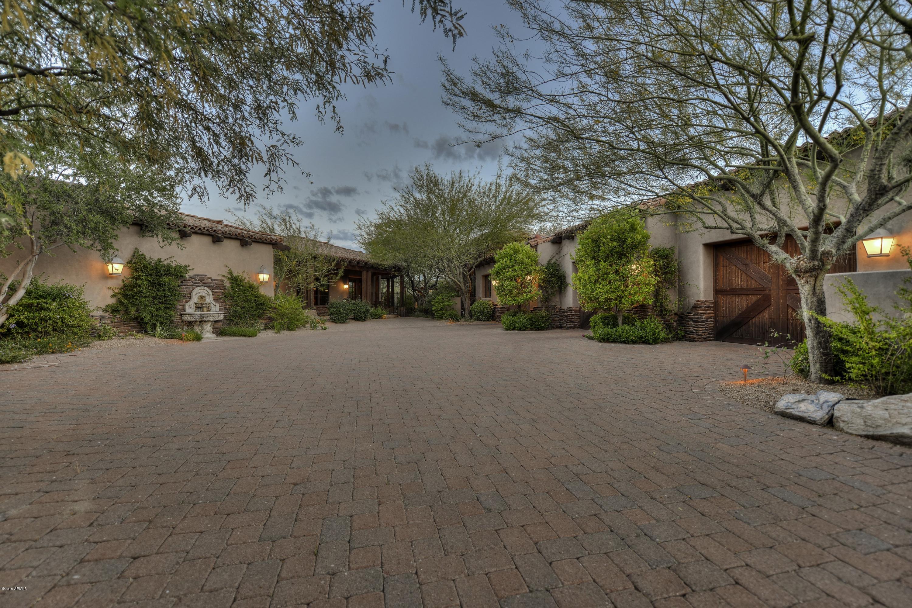 WHISPER ROCK - Residential