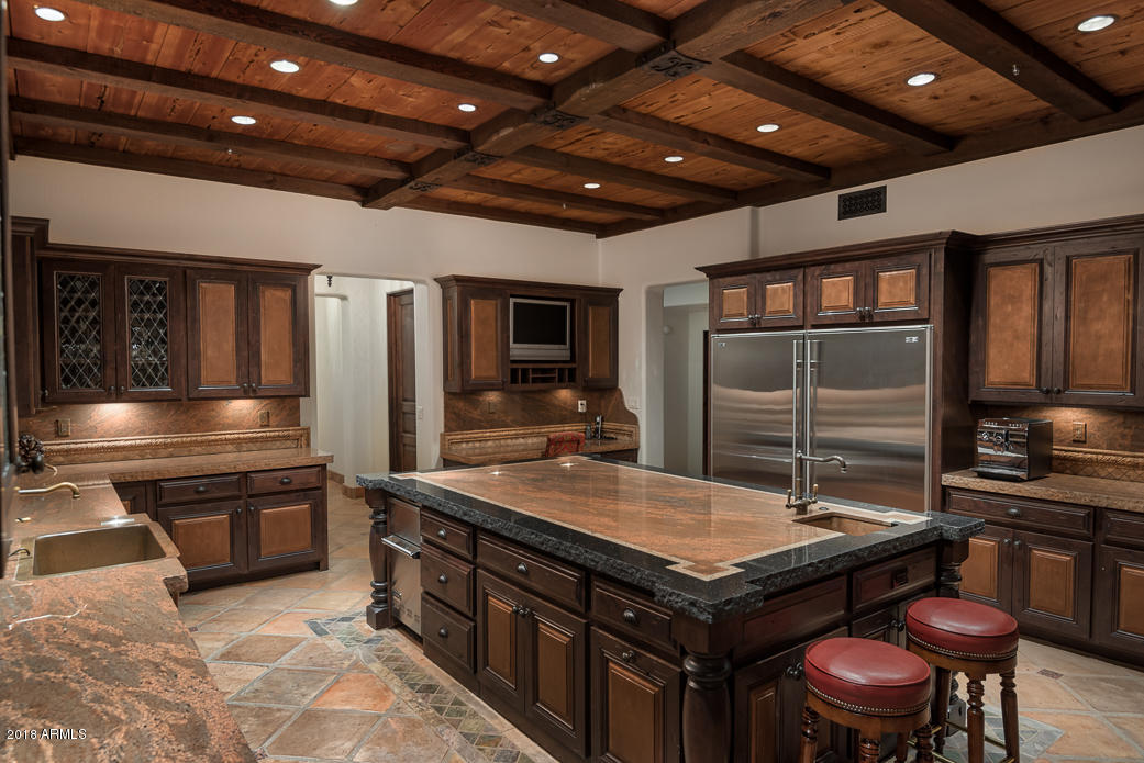 WHISPER ROCK - Residential
