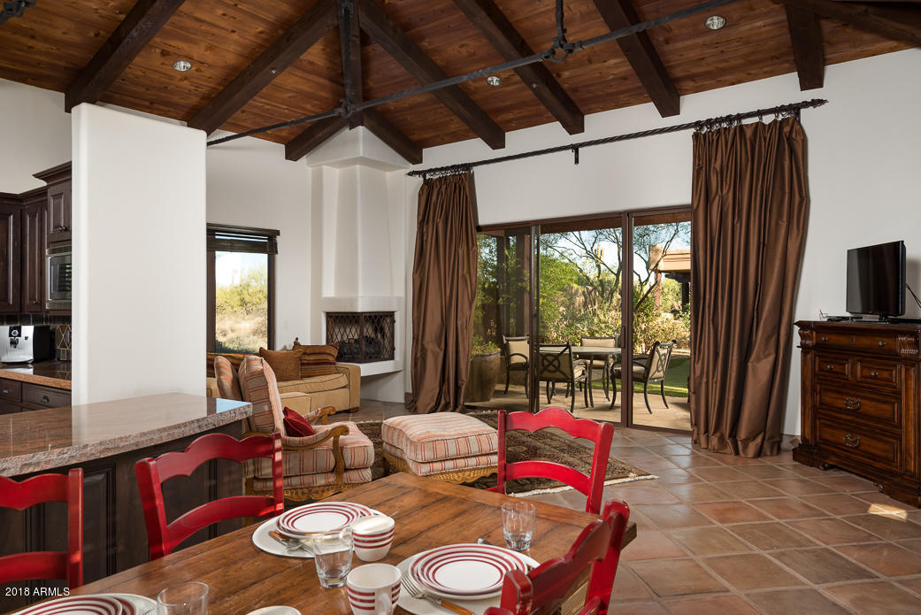 WHISPER ROCK - Residential