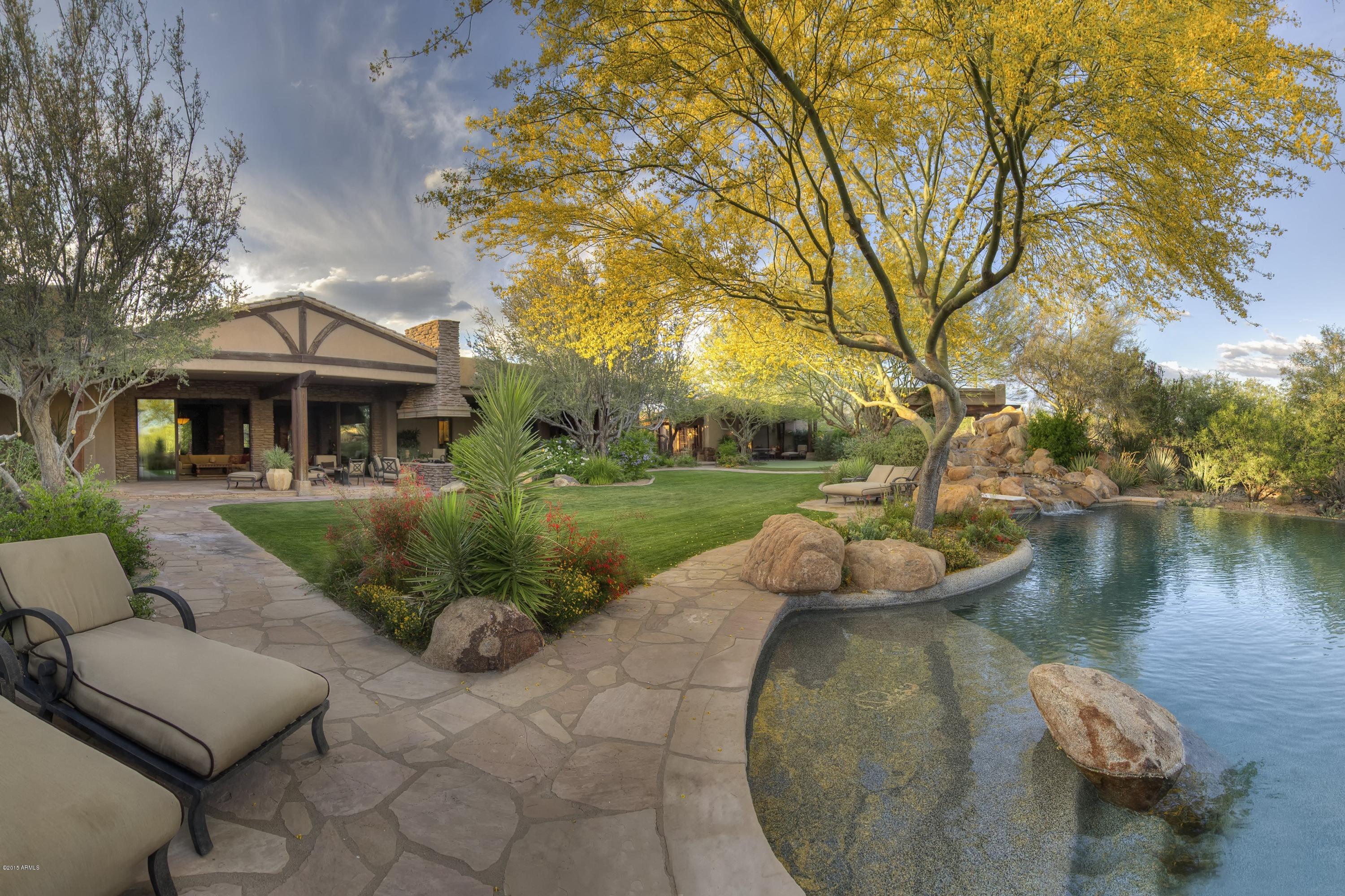 WHISPER ROCK - Residential