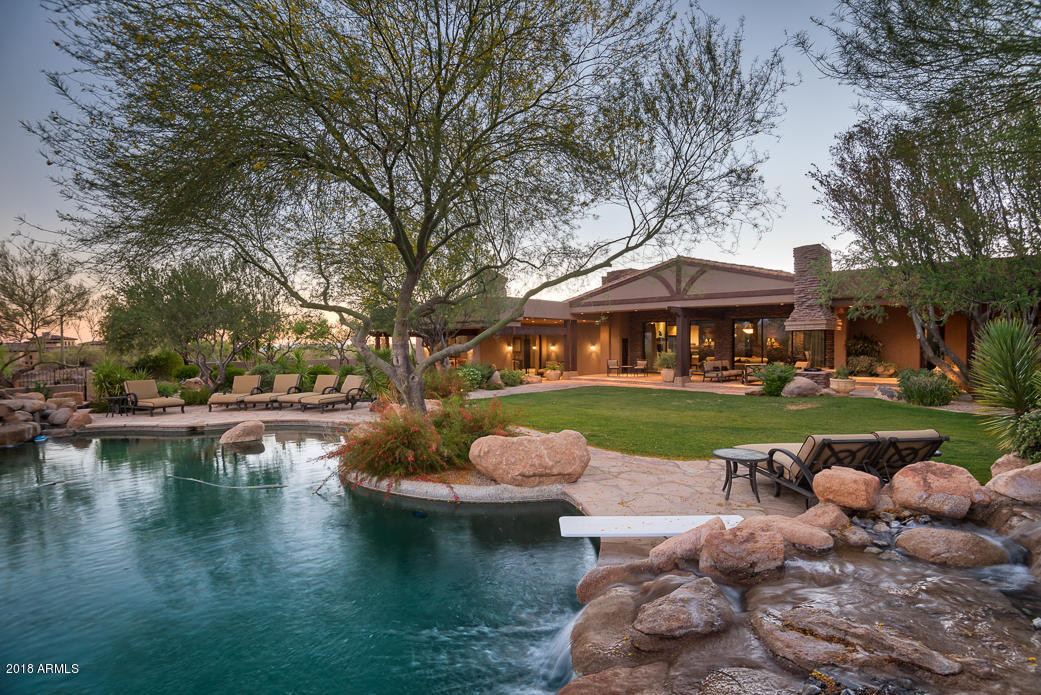 WHISPER ROCK - Residential