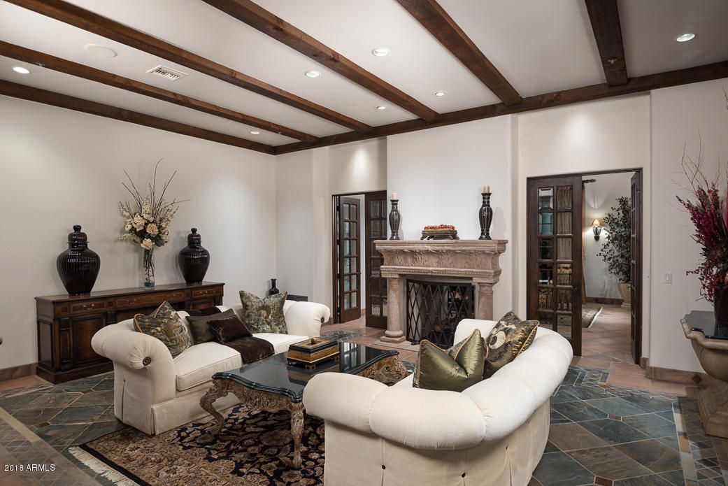 WHISPER ROCK - Residential