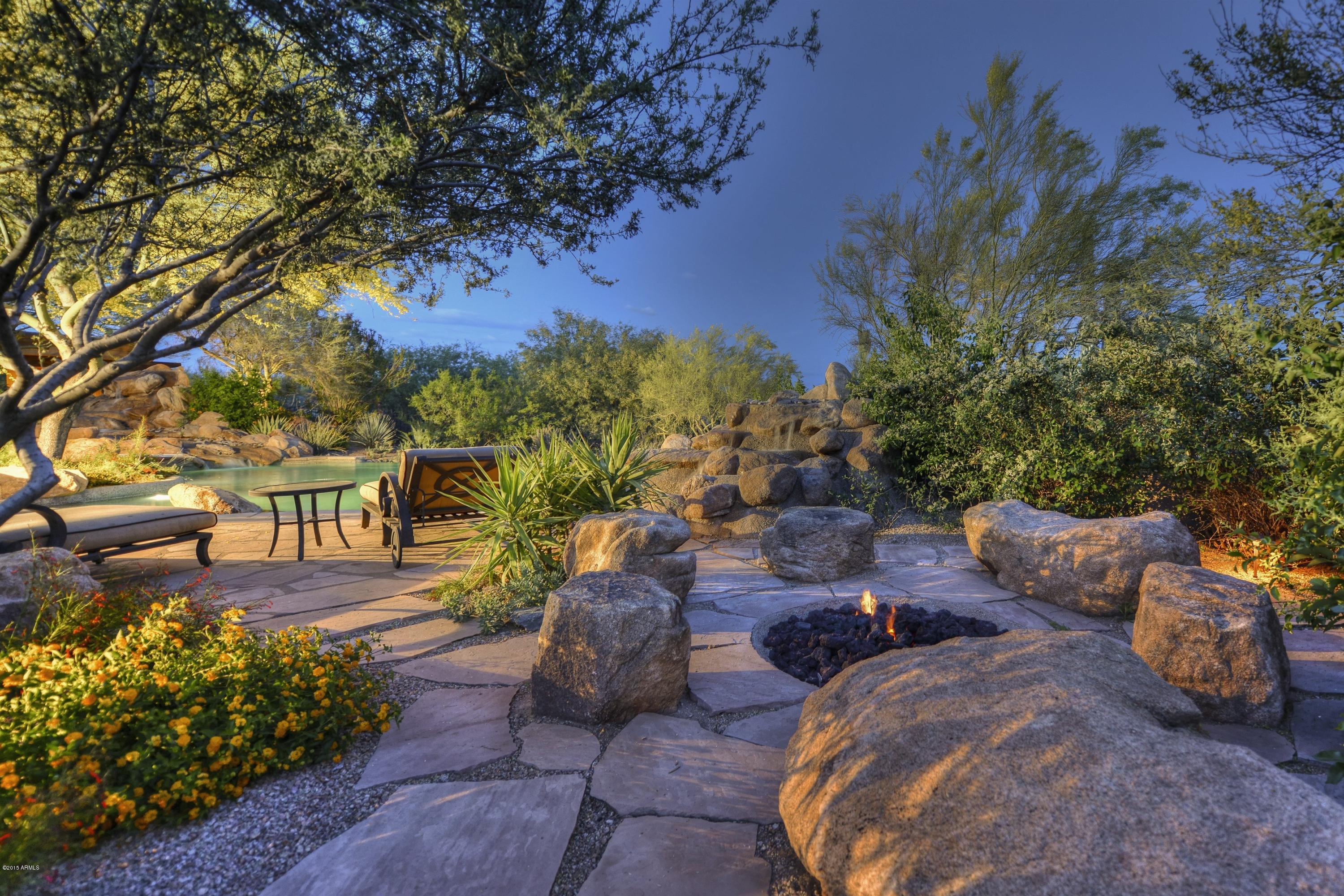WHISPER ROCK - Residential