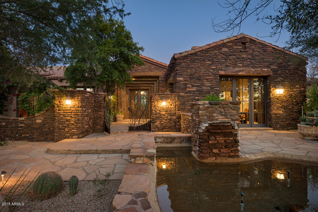 WHISPER ROCK - Residential