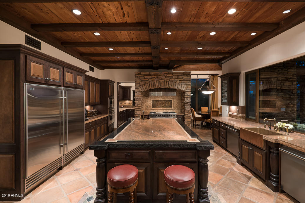 WHISPER ROCK - Residential
