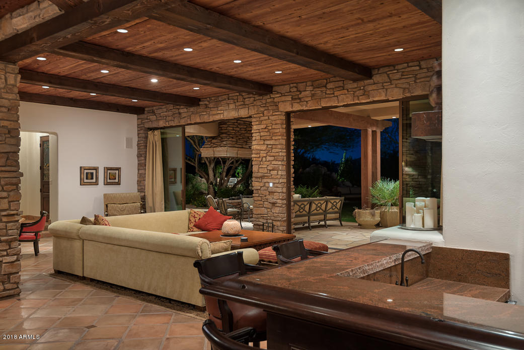 WHISPER ROCK - Residential
