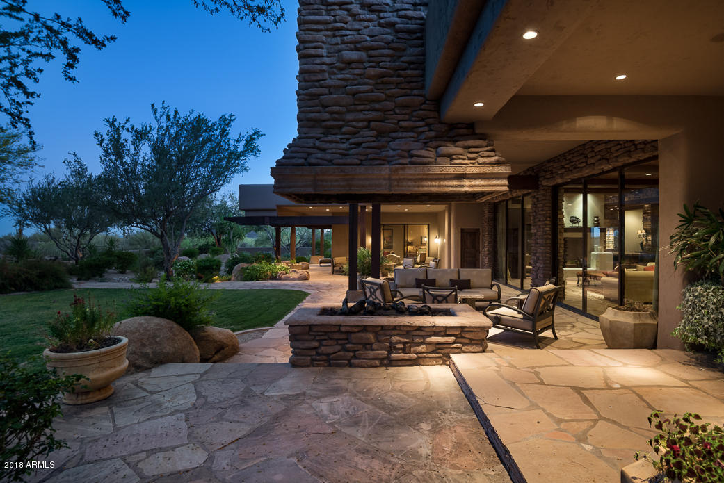 WHISPER ROCK - Residential