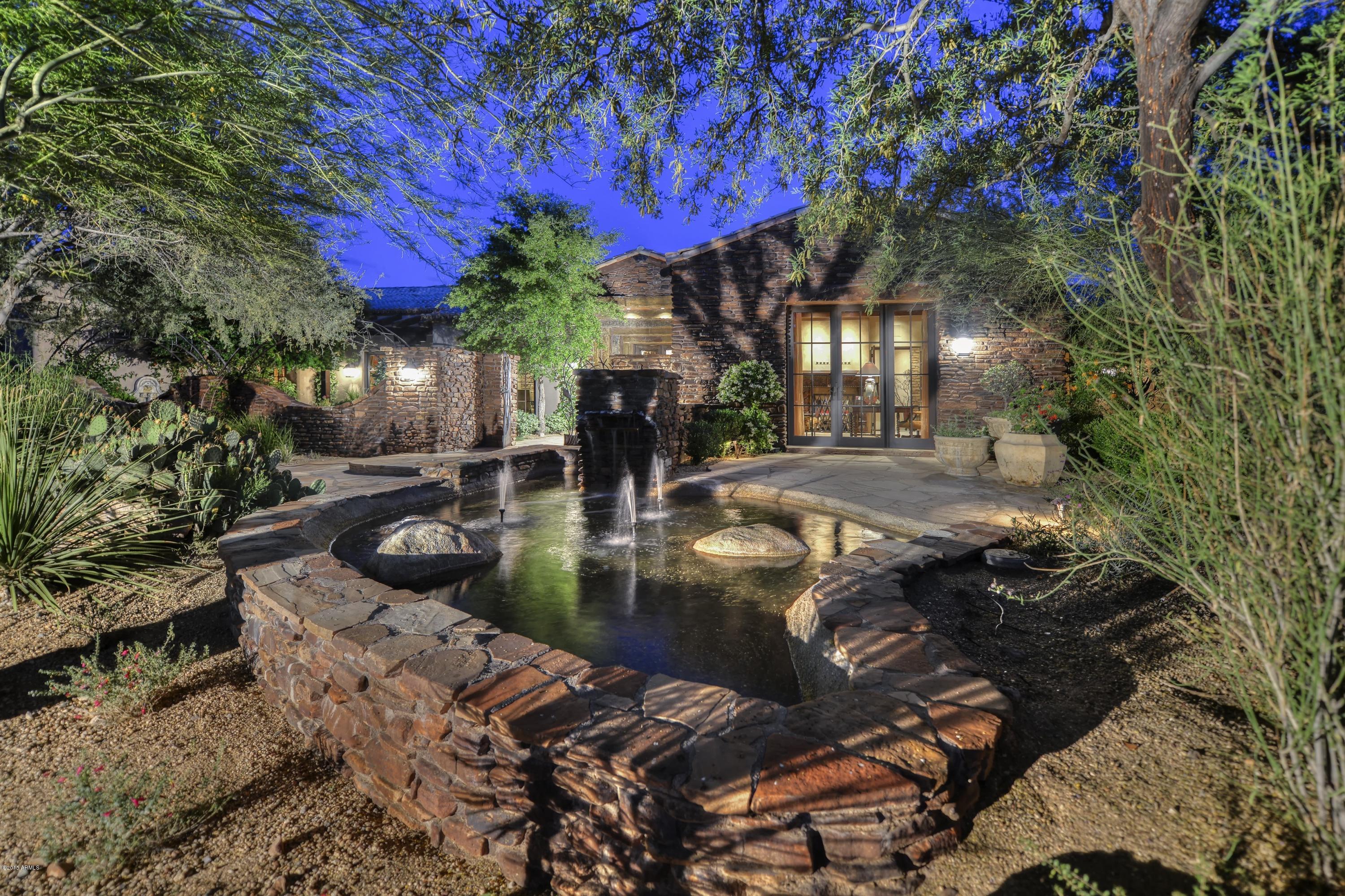 WHISPER ROCK - Residential