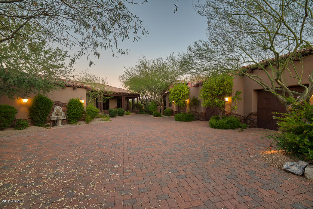 WHISPER ROCK - Residential