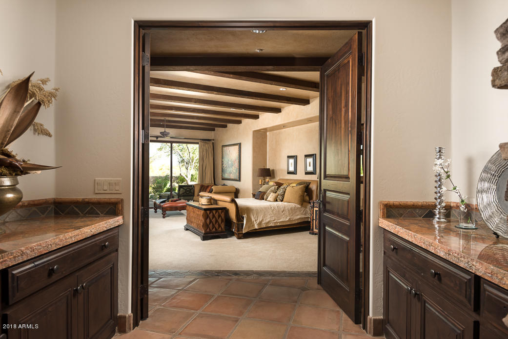 WHISPER ROCK - Residential