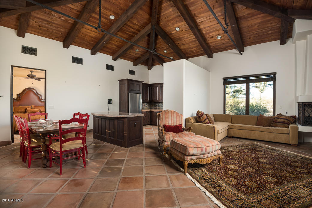 WHISPER ROCK - Residential
