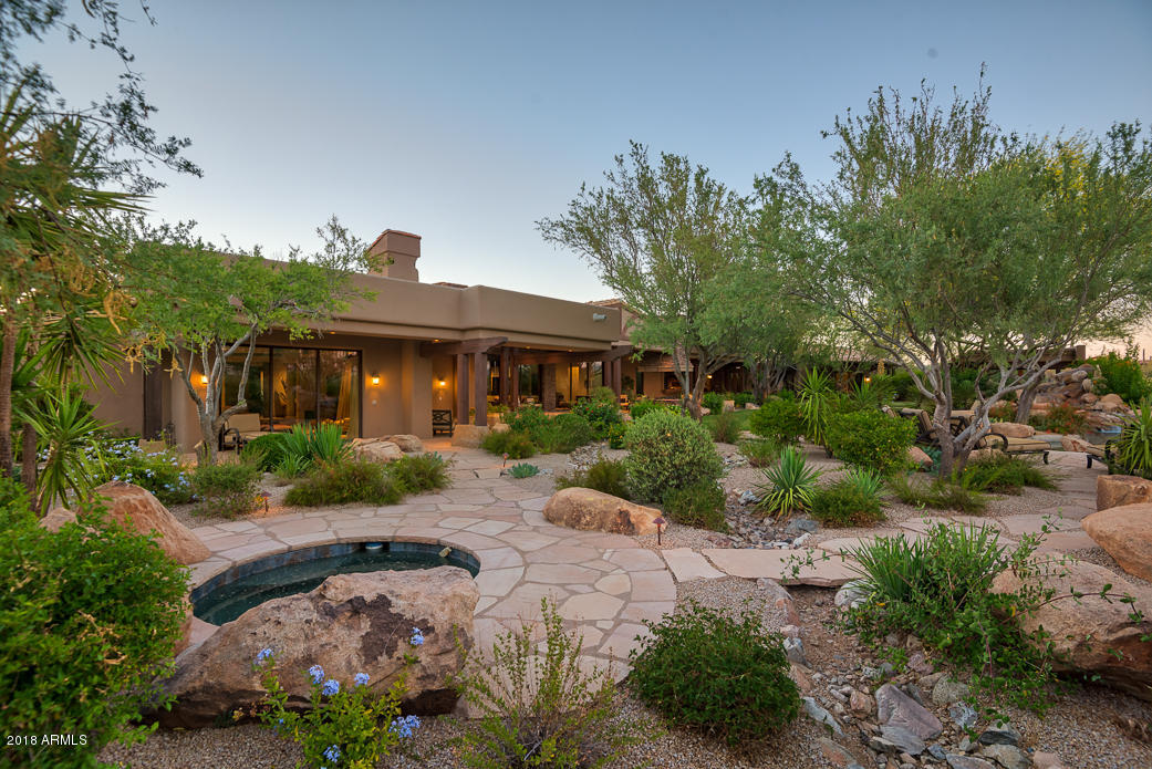 WHISPER ROCK - Residential
