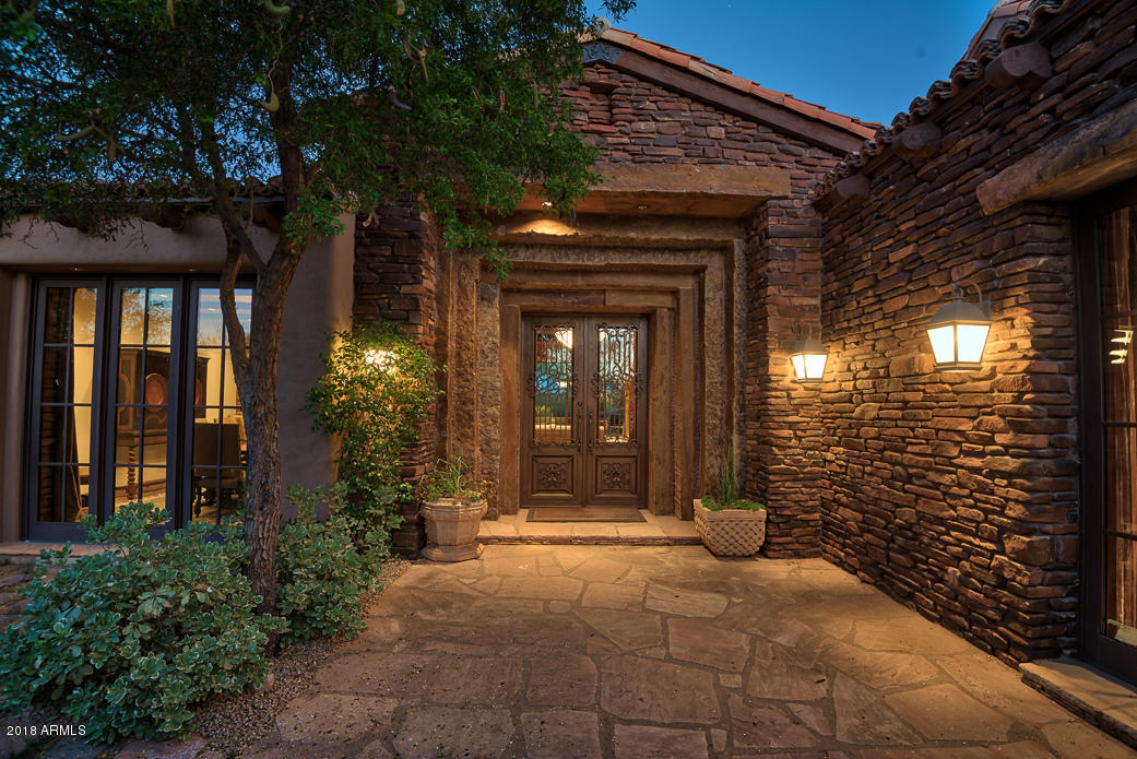 WHISPER ROCK - Residential