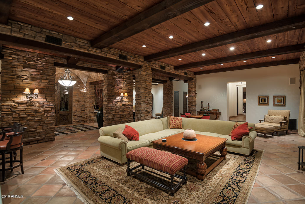 WHISPER ROCK - Residential