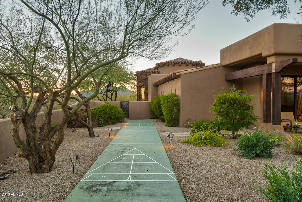 WHISPER ROCK - Residential